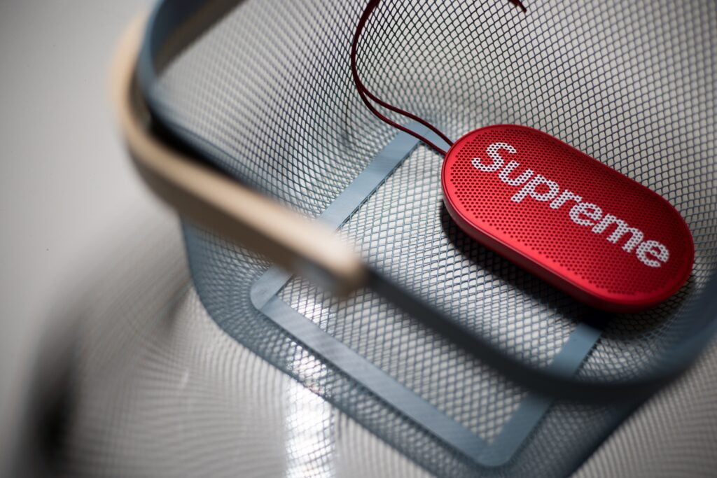 Supreme-logo